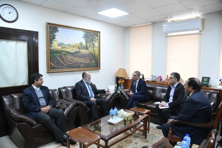 Pak-Canada Explore Deeper Trade, Mining and Agriculture Cooperation