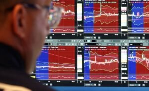 Asian Markets Trade Mixed as Iran-US Tensions Weigh on Sentiment