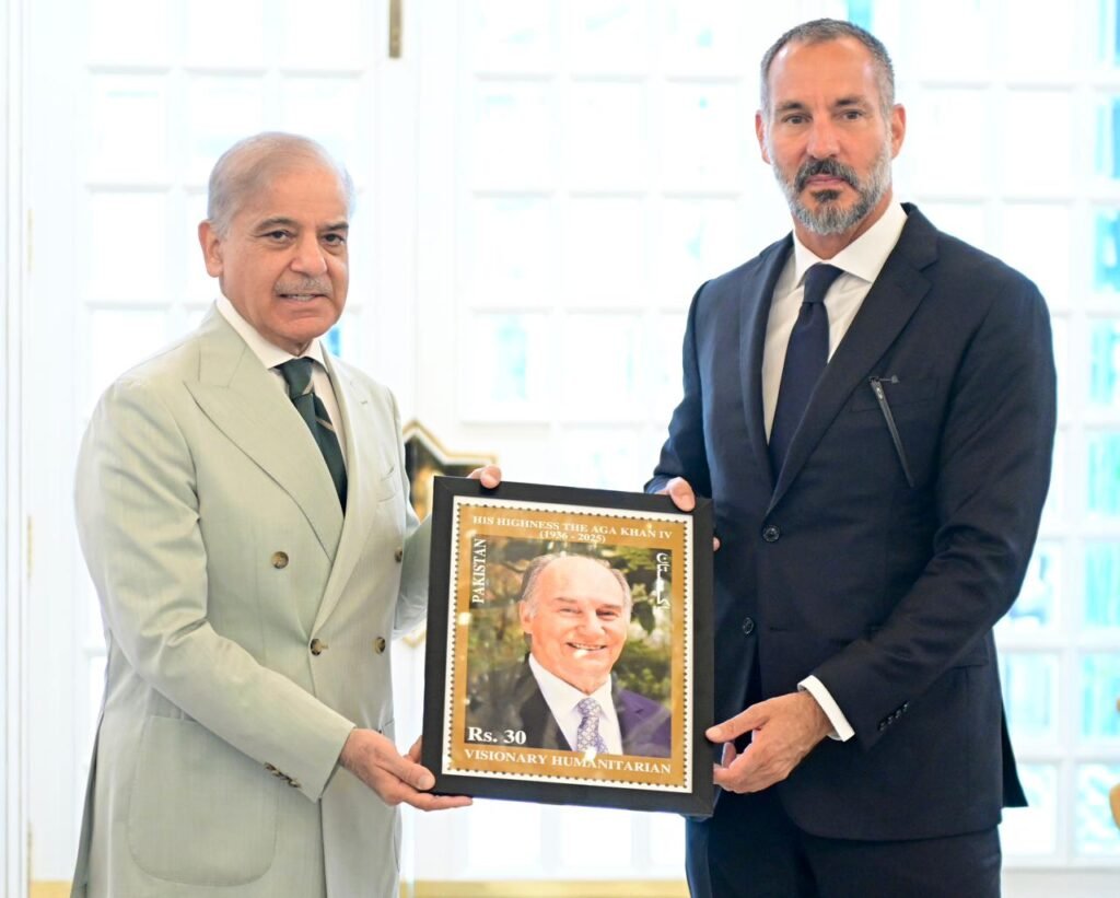 PM Hosts Breakfast Meeting with Prince Rahim Aga