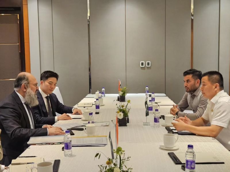 FM Commerce Deepens Economic Ties with China
