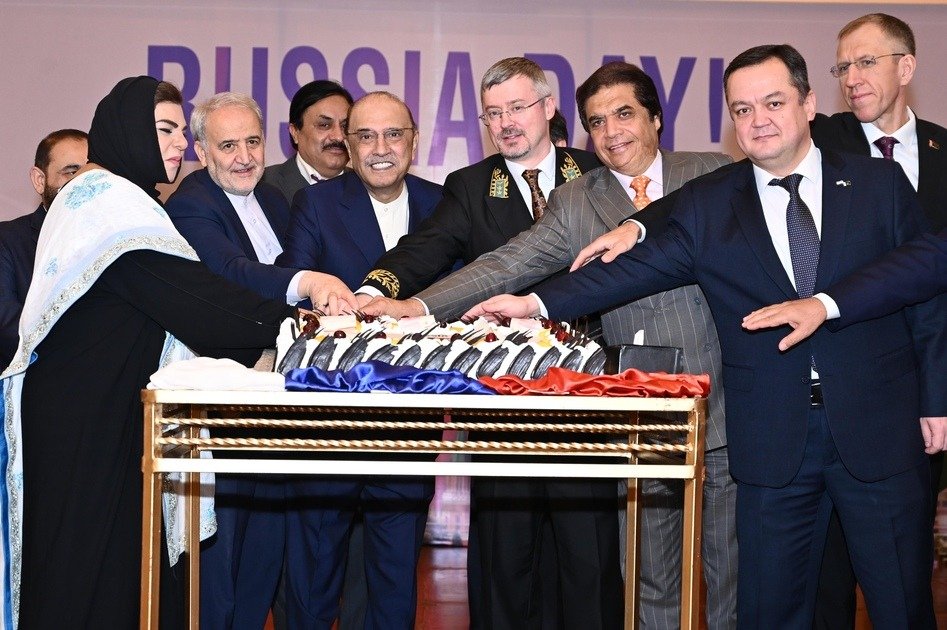 Pakistan Reaffirms Commitment to Stronger Russia Ties, President