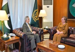 Italian Ambassador Pays Farewell Call on Deputy PM Dar