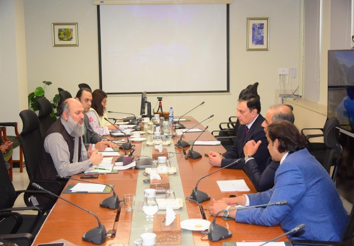 Kamal Assures Support for Tobacco Industry Concerns