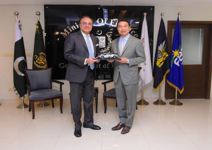 Finance Minister Aurangzeb & BYD Discuss EV Investment