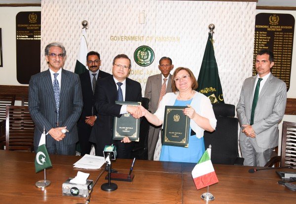 Pakistan, Italy Sign €20m Agriculture Capacity Loan