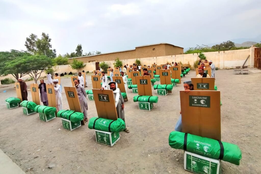 KSrelief Distributes 3,500 Shelter Kits in KP