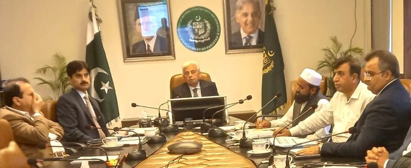 Food Minister Orders Crackdown on Fertilizer Price Hikes