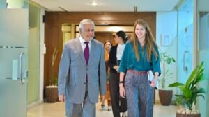 Dar Meets British High Commissioner to Discuss Pakistan-UK Relations