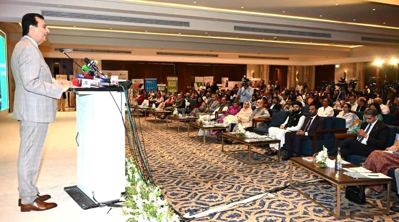 Gilani Calls for National Consensus on Population Planning