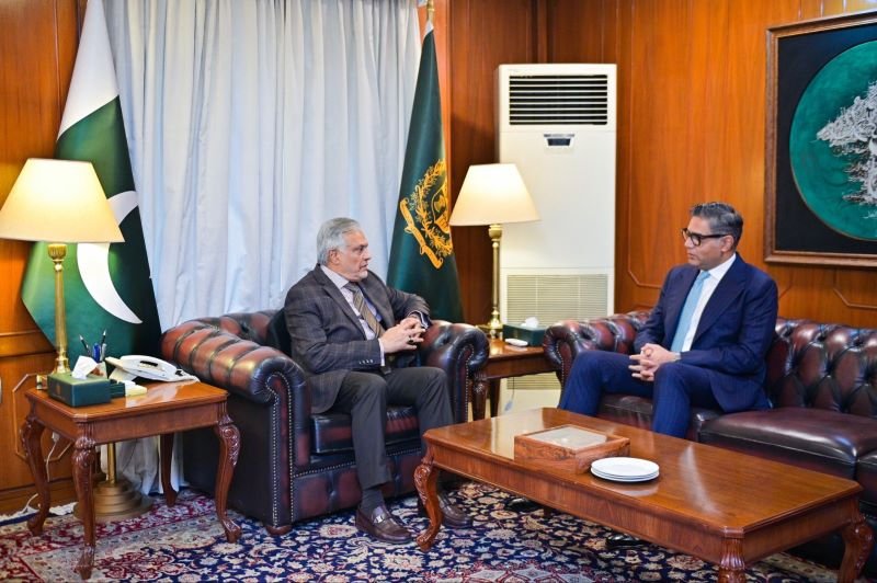 Dar underscores significance of Pak-UK ties