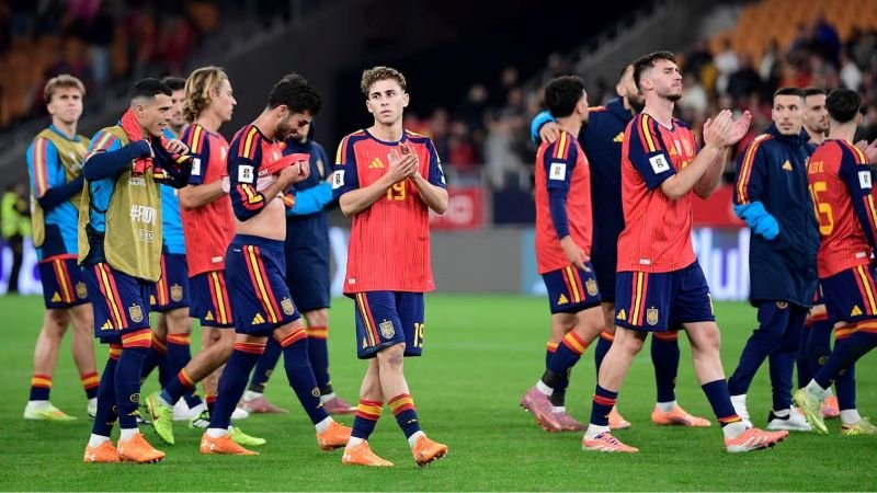 Spain Cruise Past Austria to Reach World Cup Last 16