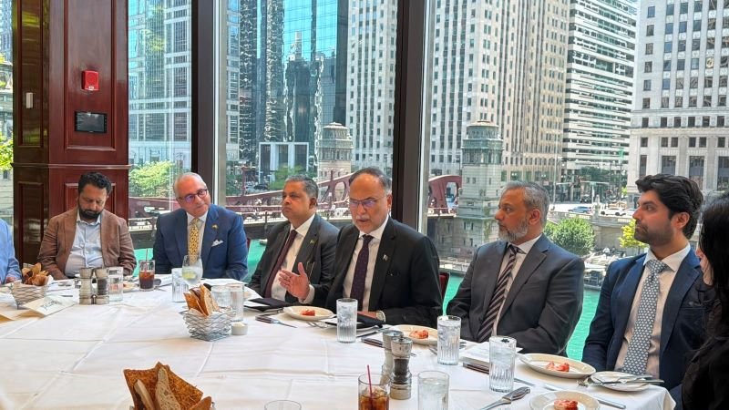 Ahsan Iqbal Urges Chicago Diaspora to Invest in Pakistan