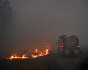 France and Spain Race to Contain Fires Before New Heatwave