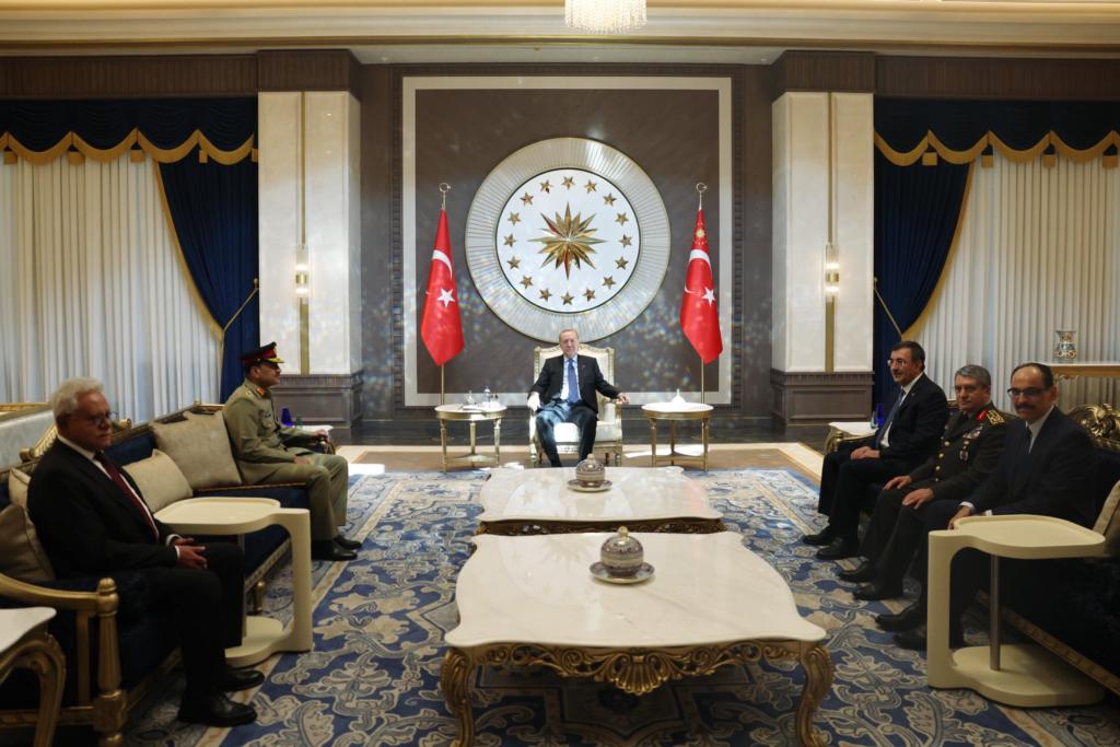 CDF Munir Meets Erdogan Turkish Military Chief In Ankara