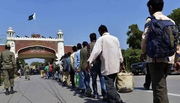 Pakistan and India Exchange Updated Prisoner Lists