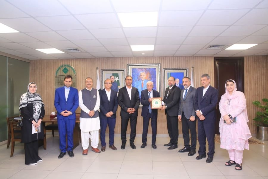 Pak, Iran to Enhance Bilateral Trade and Investment Cooperation