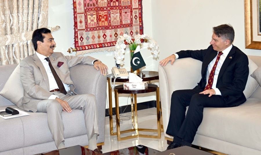 Gilani Calls for Stronger Pakistan-Portugal Ties, Investment