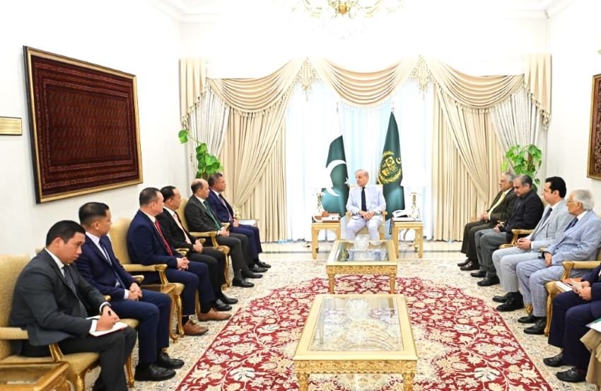 PM Praises Malaysia's Support for Regional Peace