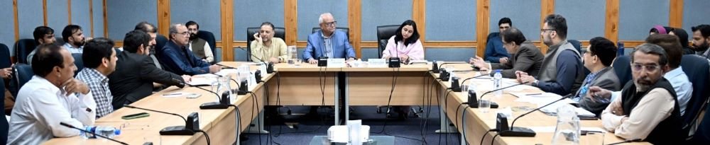 Senate Committee Reviews Allotment of Plots to Journalists
