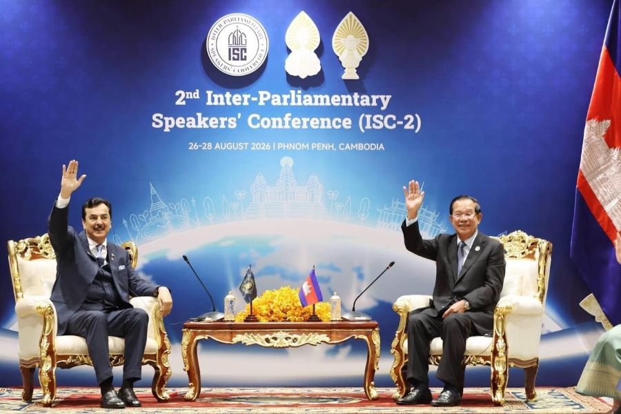 Gilani called for stronger parliamentary diplomacy