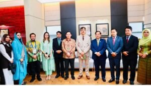 Gilani Attends Luncheon Hosted by Cambodian Senate
