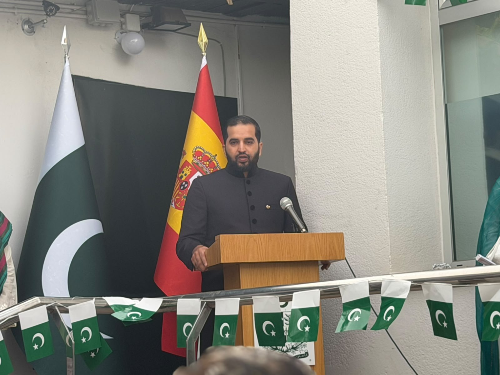 Chargé d'Affaires Hoists Flag at Pakistan Embassy Madrid