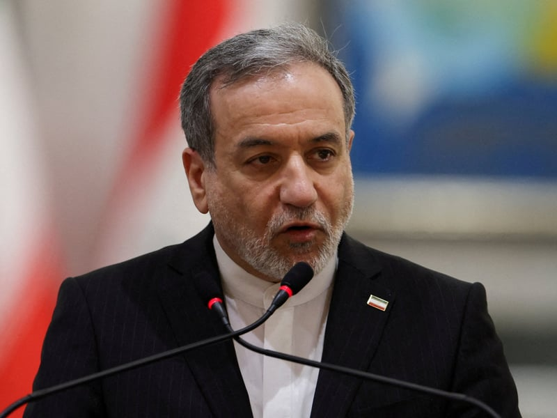 Araghchi Says "Same Bull, Different Bullies" on US Sanctions