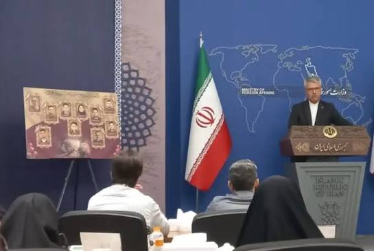 Iran Says Hormuz Talks With Oman Ongoing, Not With US
