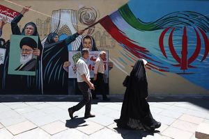 War and Sanctions Push Iran's Economy Deeper Into Strain