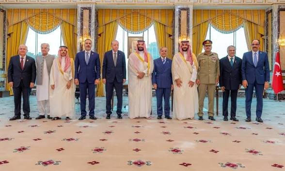 Trump Hails Makkah Joint Defence Agreement as 'Big, Bold' Step