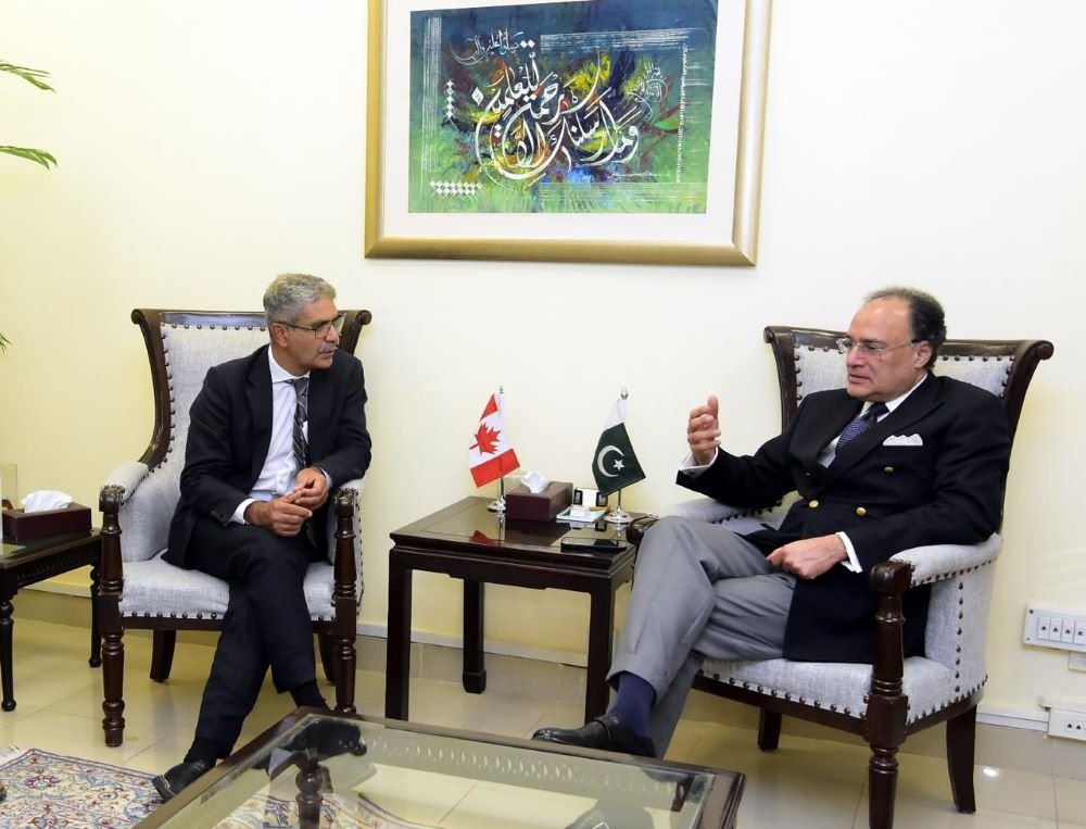 Finance Minister calls for diversifying Pak-Canada trade
