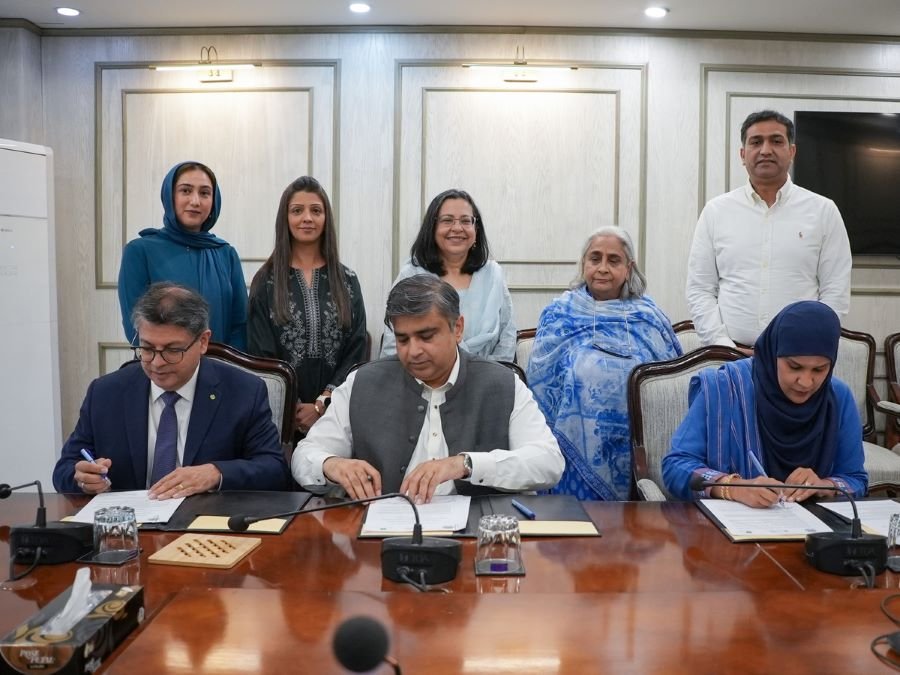 Sindh, LUMS, AKU Partner to Bring AI to Maternal and Child Health