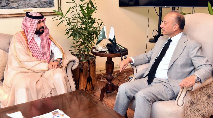 Malik reaffirms commitment to strengthen partnership with Saudi Arabia