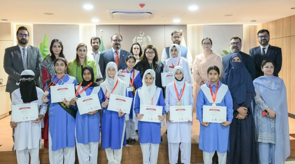 Shaza Recognizes School Girls for Completing Huawei Certifications