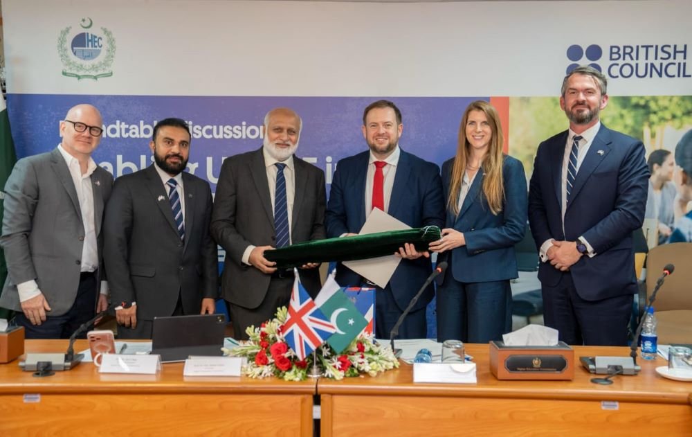 UK Minister Wraps Up First Pakistan Visit, Pledging Closer Ties