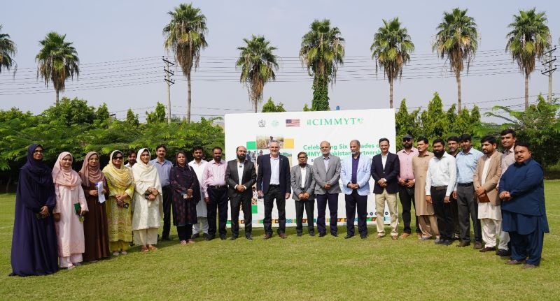 CIMMYT Boosts Wheat Research in Pakistan with New Equipment