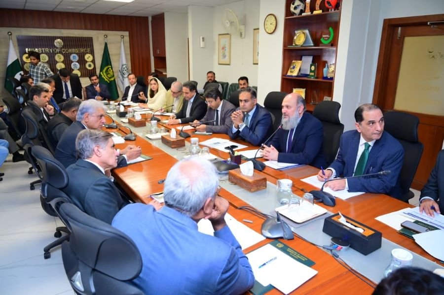 Kamal Leads High-Level Consultation with Exporters to Address Trade Challenges