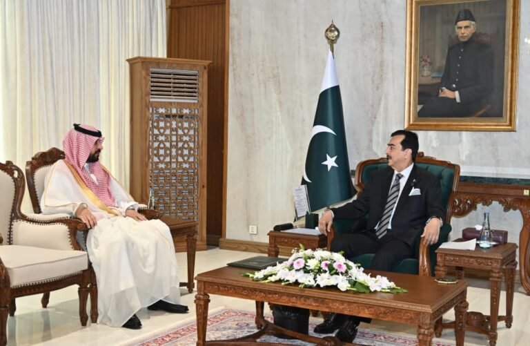 Gilani Calls for Stronger Defence, Trade Ties with Saudi Arabia