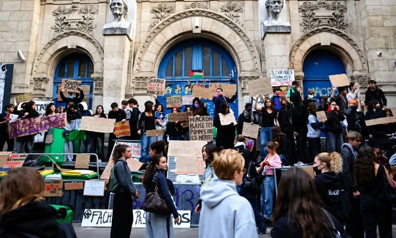 French School Protests Turn Violent as Arrests Pass 1,700
