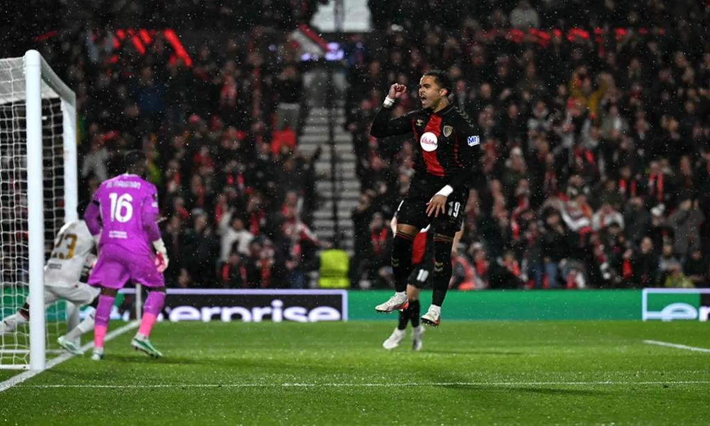 Bournemouth Beat Ten-Man AC Milan 3-0 in Europa League