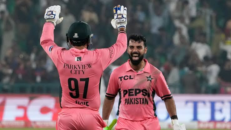 Shadab Khan's Dramatic DRS Turns Defeat Into Victory