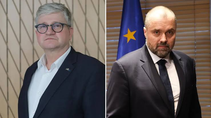 Two Polish Ambassadors Quit Over Constitutional Court Crisis