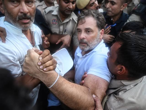 Delhi Police Detain Rahul Gandhi in Election Commission Protest